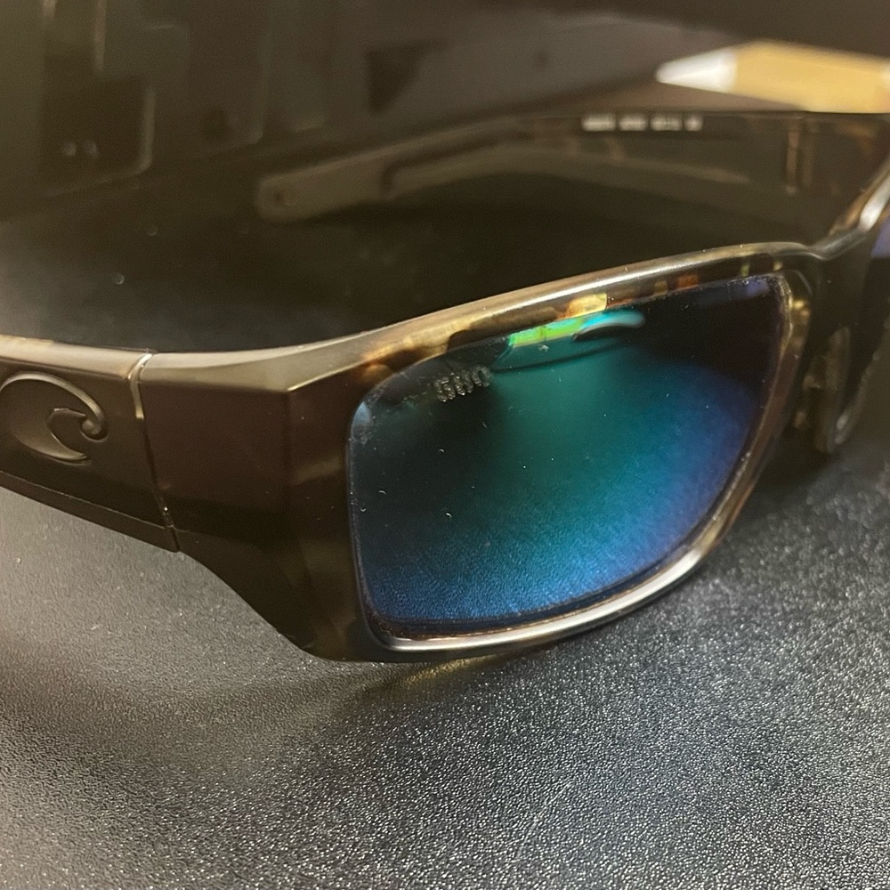 Costa sunglasses Fantail Pro with green mirror 580 glass lenses